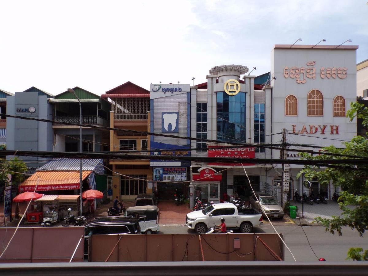 Ananta Aster Apartment Phnom Penh Exterior photo